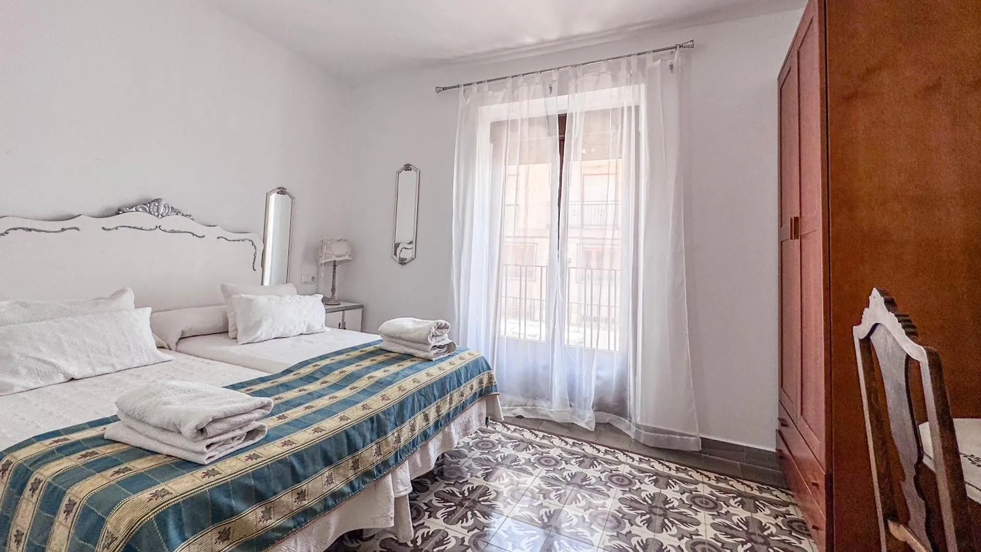 Casa Cueva Rural Vico Ideal Grandes Grupos Freila Holiday home